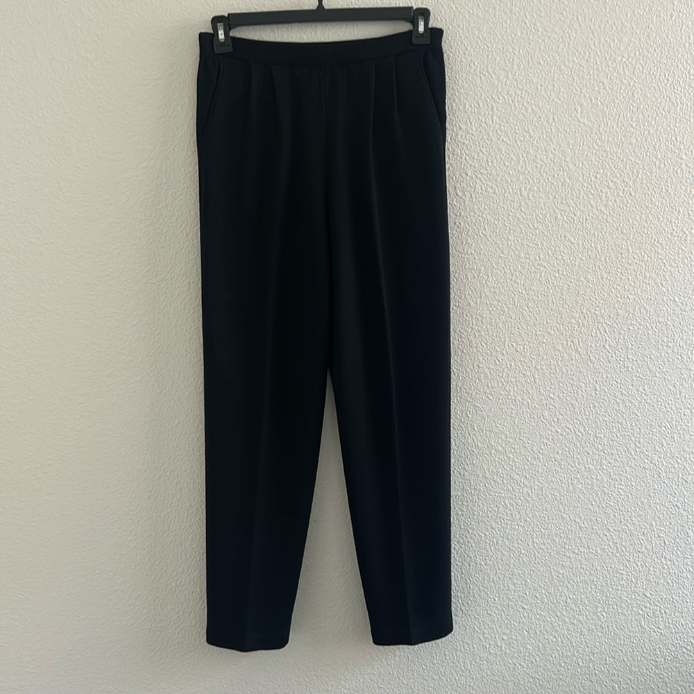St. John Basics Santana Pleated Black Knit Pant